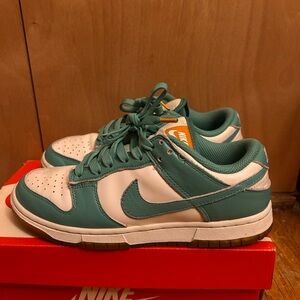 Nike Green and White Low-Top Sneakers